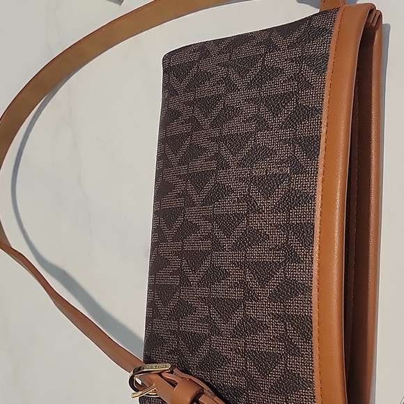 MICHAEL KORS MK Signature Genuine Leather Fanny Pack Belt Bag - Picture 4 of 5